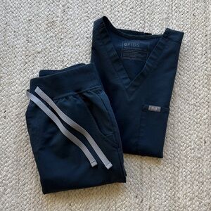 Figs Dark Harbor Scrub Set